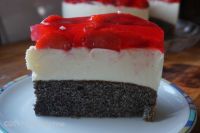 Mohn-Quark-Erdbeer-Torte